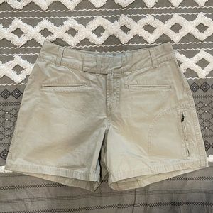 🎉HOST PICK🎉Columbia Sportswear X.C.O. Hiking Khaki shorts
